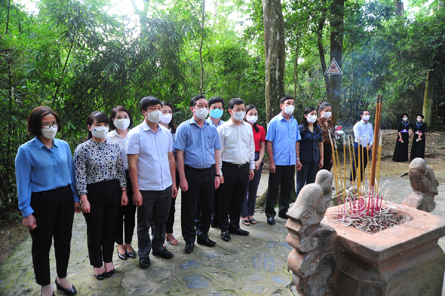Đoàn công tác Ban Chỉ đạo Trung ương về nông nghiệp, nông dân, nông thôn thăm Khu di tích Quốc gia đặc biệt Tân Trào