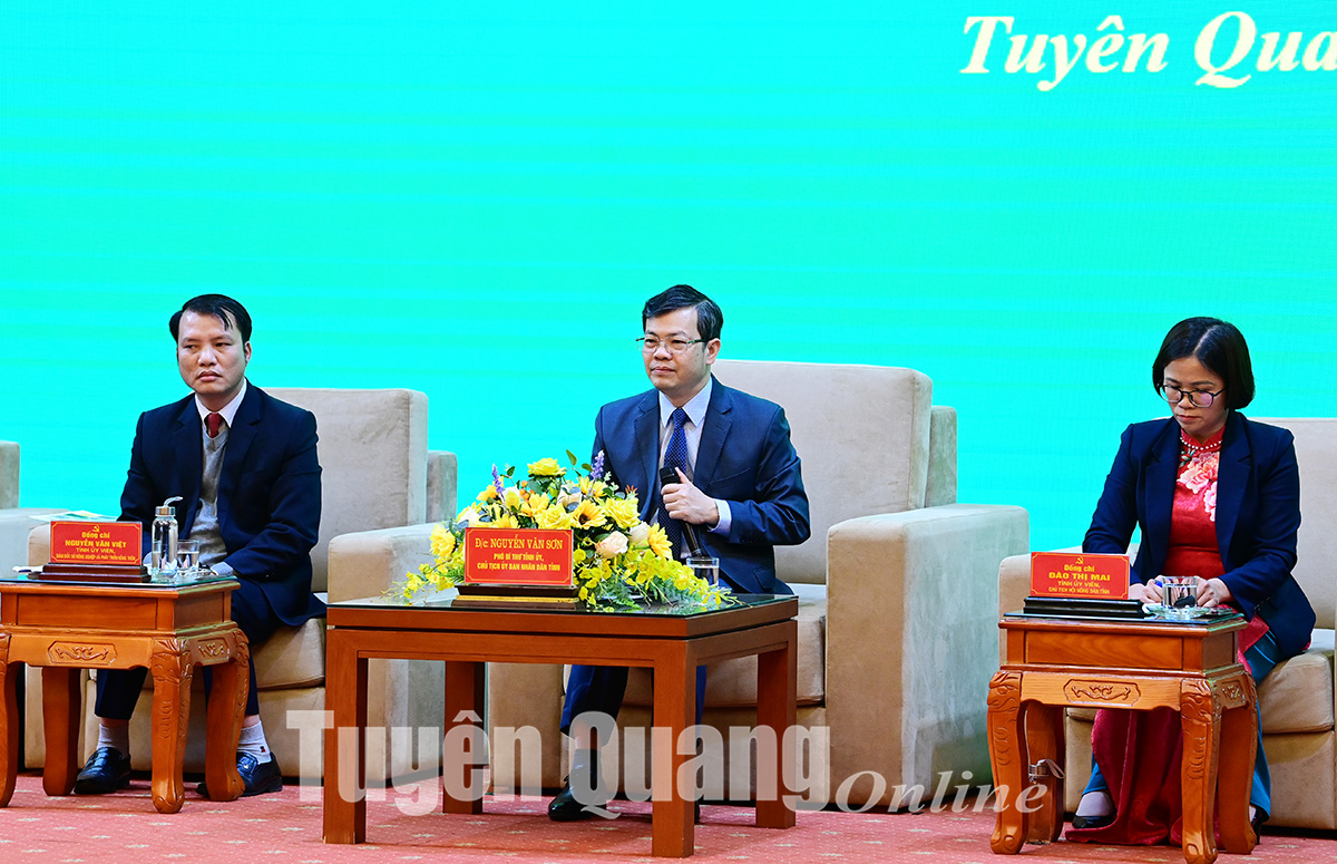 Chủ tịch Uỷ ban nhân dân tỉnh  Đối thoại với nông dân tỉnh Tuyên Quang