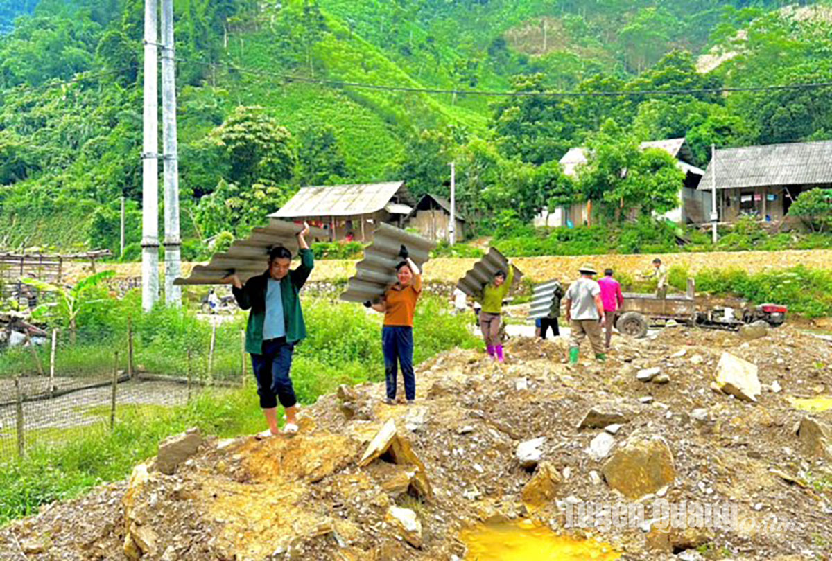 Hỗ trợ 36 hộ nghèo huyện Chiêm Hoá, Lâm Bình làm mới, sửa chữa nhà ở