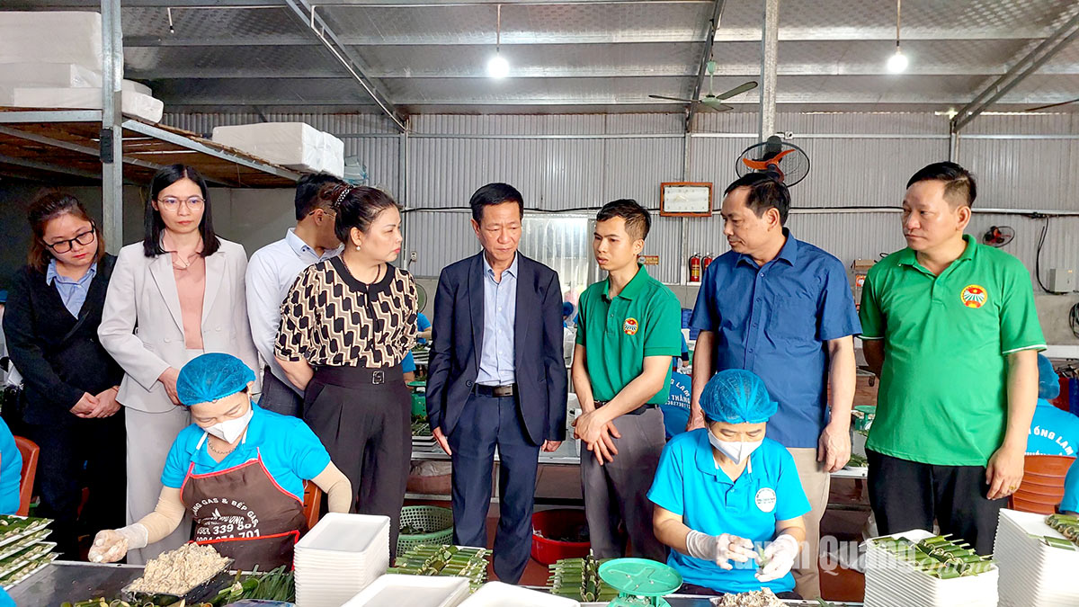 Đoàn công tác Trung ương Hội Nông dân Việt Nam làm việc tại xã Kim Phú
