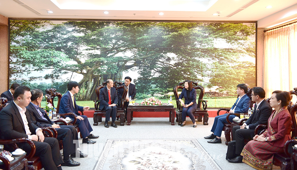 Đoàn công tác Ủy ban Trung ương Mặt trận Lào xây dựng đất nước thăm và làm việc tại Tuyên Quang
