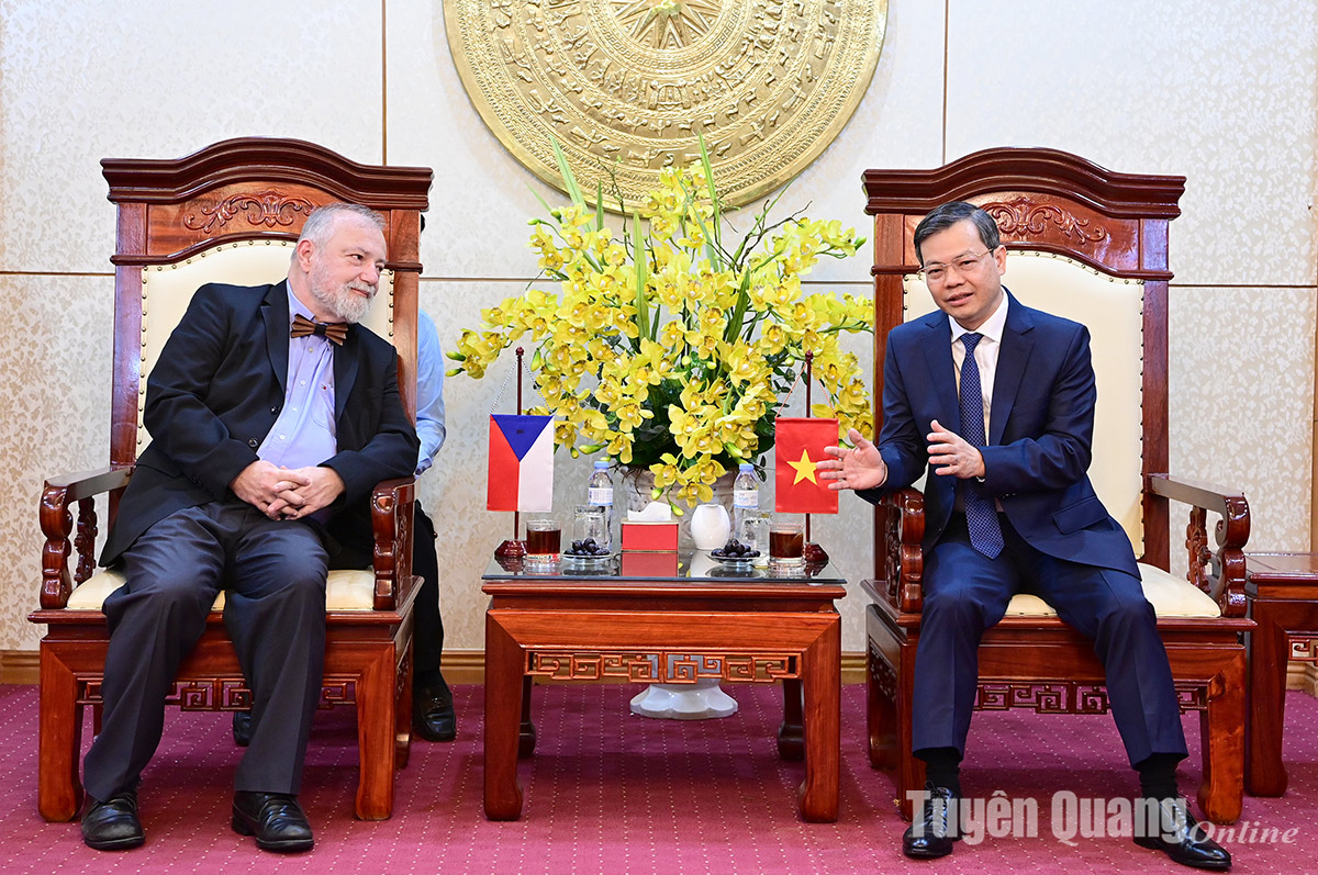 Chủ tịch UBND tỉnh Nguyễn Văn Sơn làm việc với Đại sứ đặc mệnh toàn quyền Cộng hòa Séc tại Việt Nam
