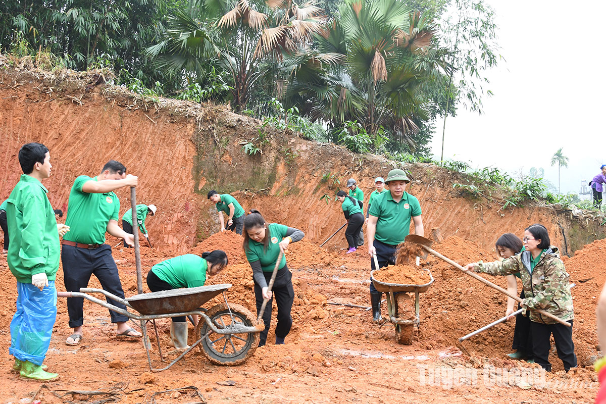 Phát huy vai trò cấp ủy xóa nhà tạm, nhà dột nát