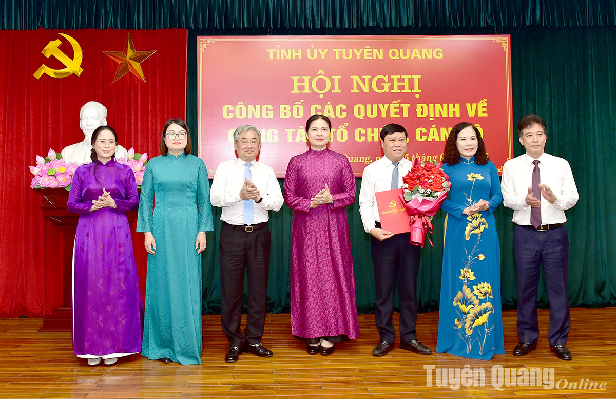 Công bố Quyết định hợp nhất Báo Tuyên Quang, Đài PT-TH tỉnh